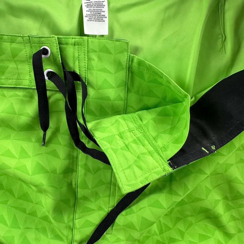 Under Armour Mens 42 Heat Gear‎ Board Shorts Lime Green Geometric Triangle Swim